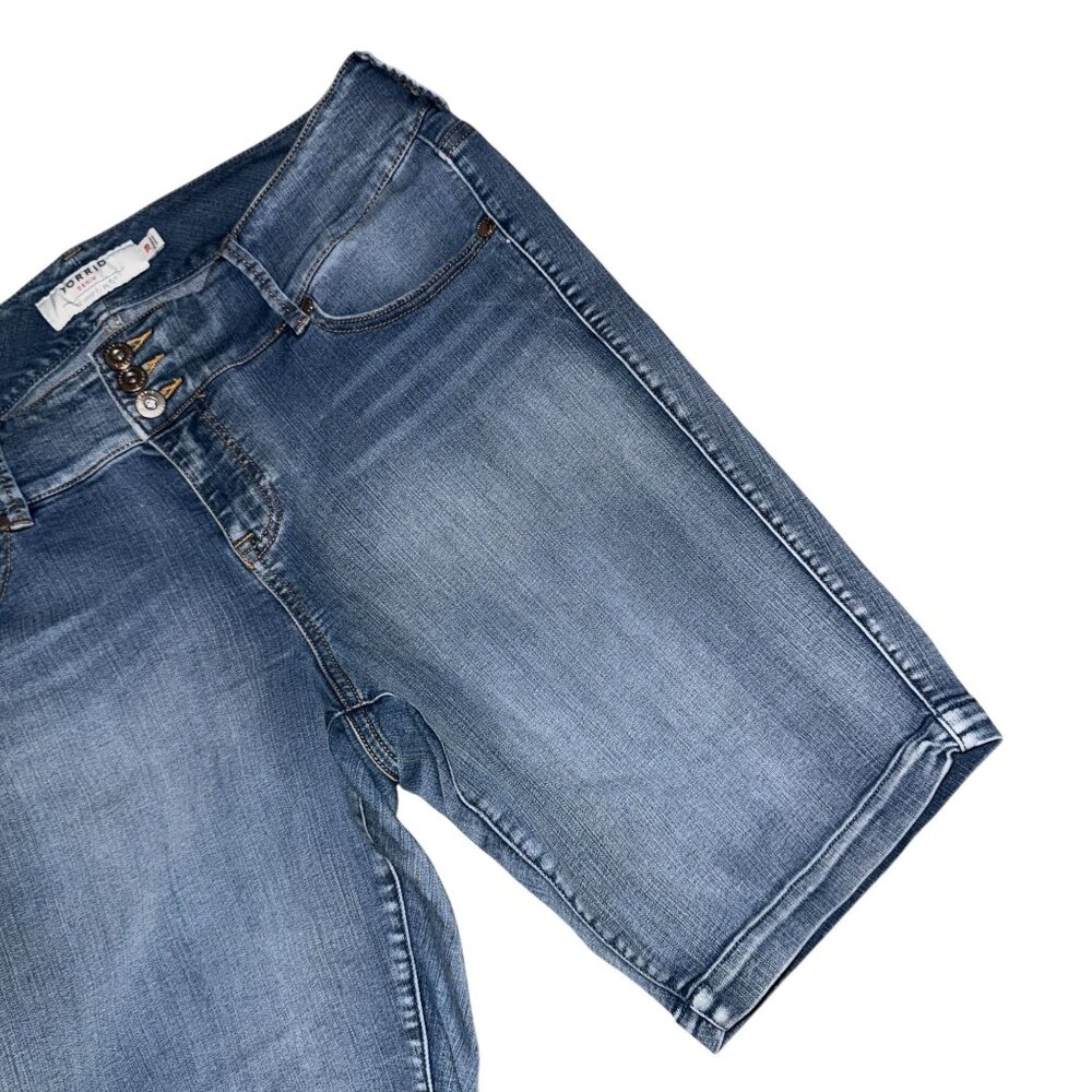 Torrid Womens Plus Size Bermuda Shorts Womens 18 Light Wash Pockets - Picture 3 of 7